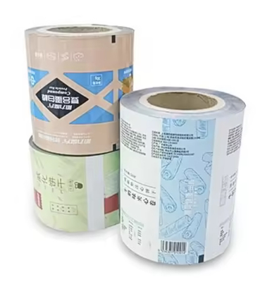 Película de embalaje flexible de calidad alimentaria Rollos de embalaje resistentes a la humedad impresos a medida Rollos de embalaje laminados de plástico