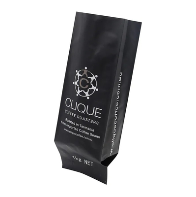 Embalaje de bolsas de café de corte de lágrima para un embalaje sostenible y elegante